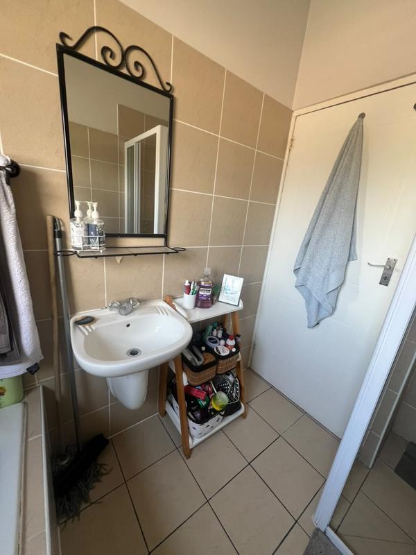 To Let 2 Bedroom Property for Rent in Lansdowne Western Cape